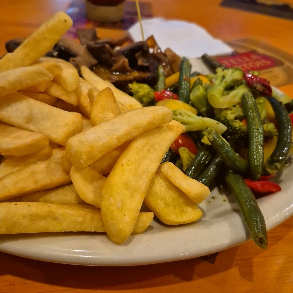 Steak Fries & Grilled Veg
