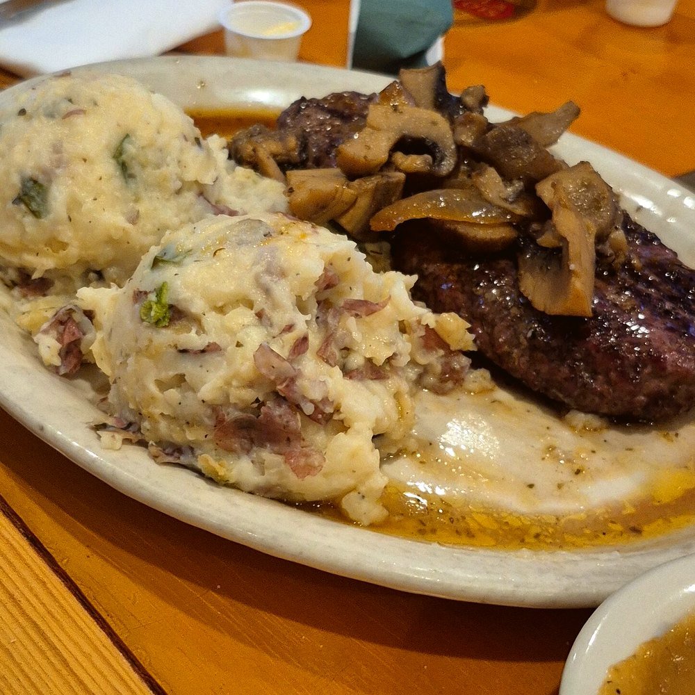 Char-Grilled Patty, Mushrooms & Mash